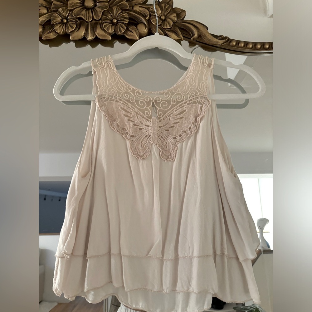 Rose layered tank top with butterfly detail